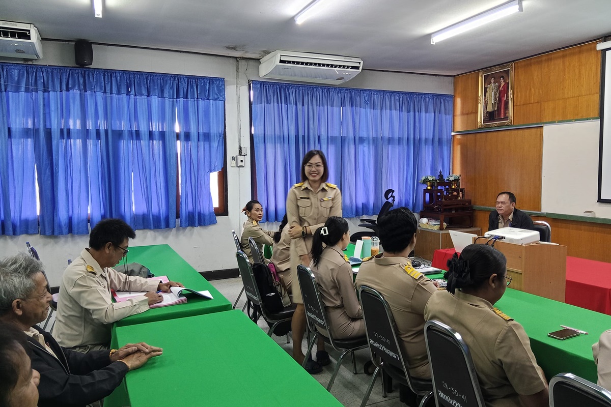 ประชุมบุคลากรของหน่วยงาน เพื่อชี้แจงนโยบาย และระเบียบการปฏิบัติงานราชการ ประจำปีงบประมาณ 2568