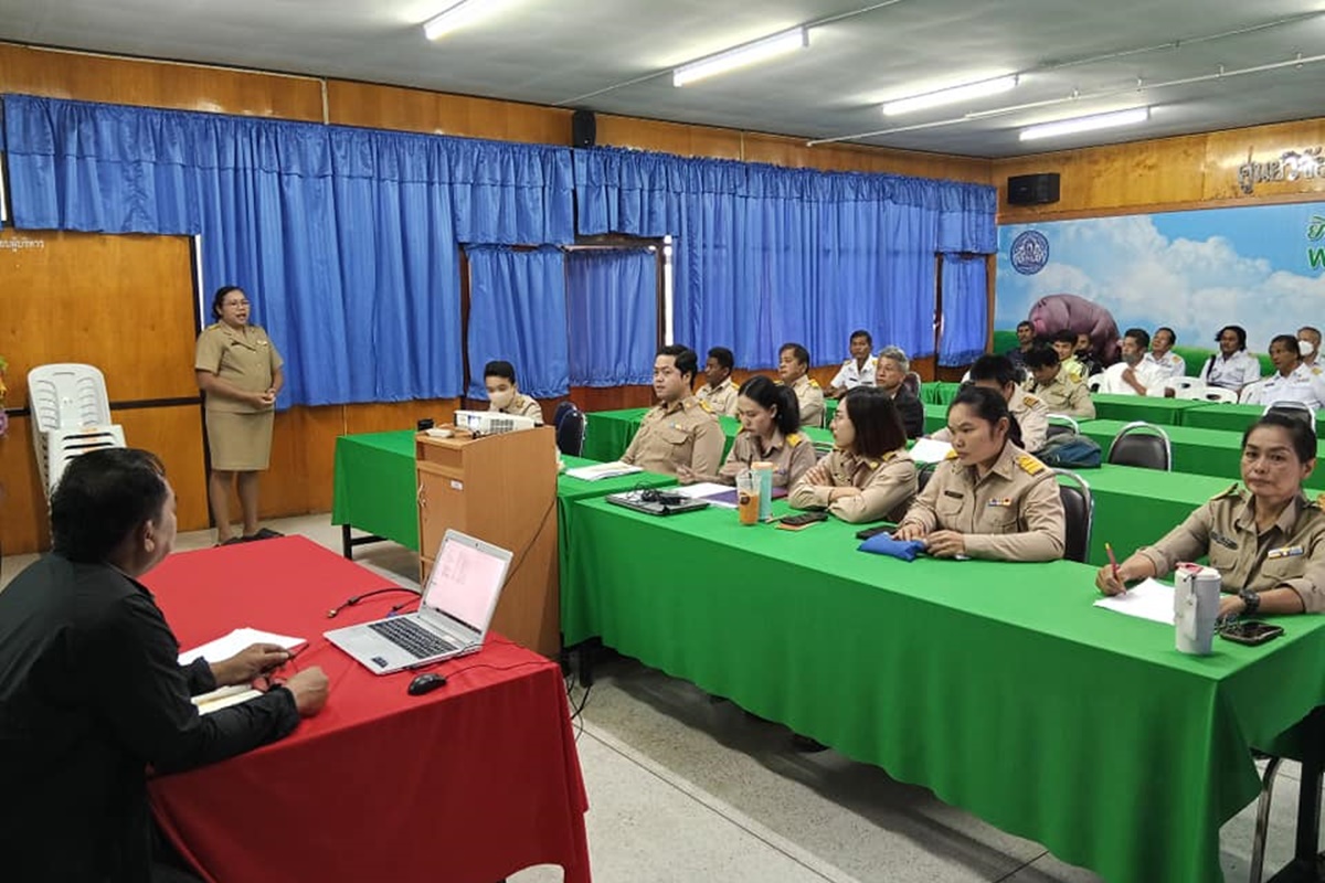 ประชุมบุคลากรของหน่วยงาน เพื่อชี้แจงนโยบาย และระเบียบการปฏิบัติงานราชการ ประจำปีงบประมาณ 2568